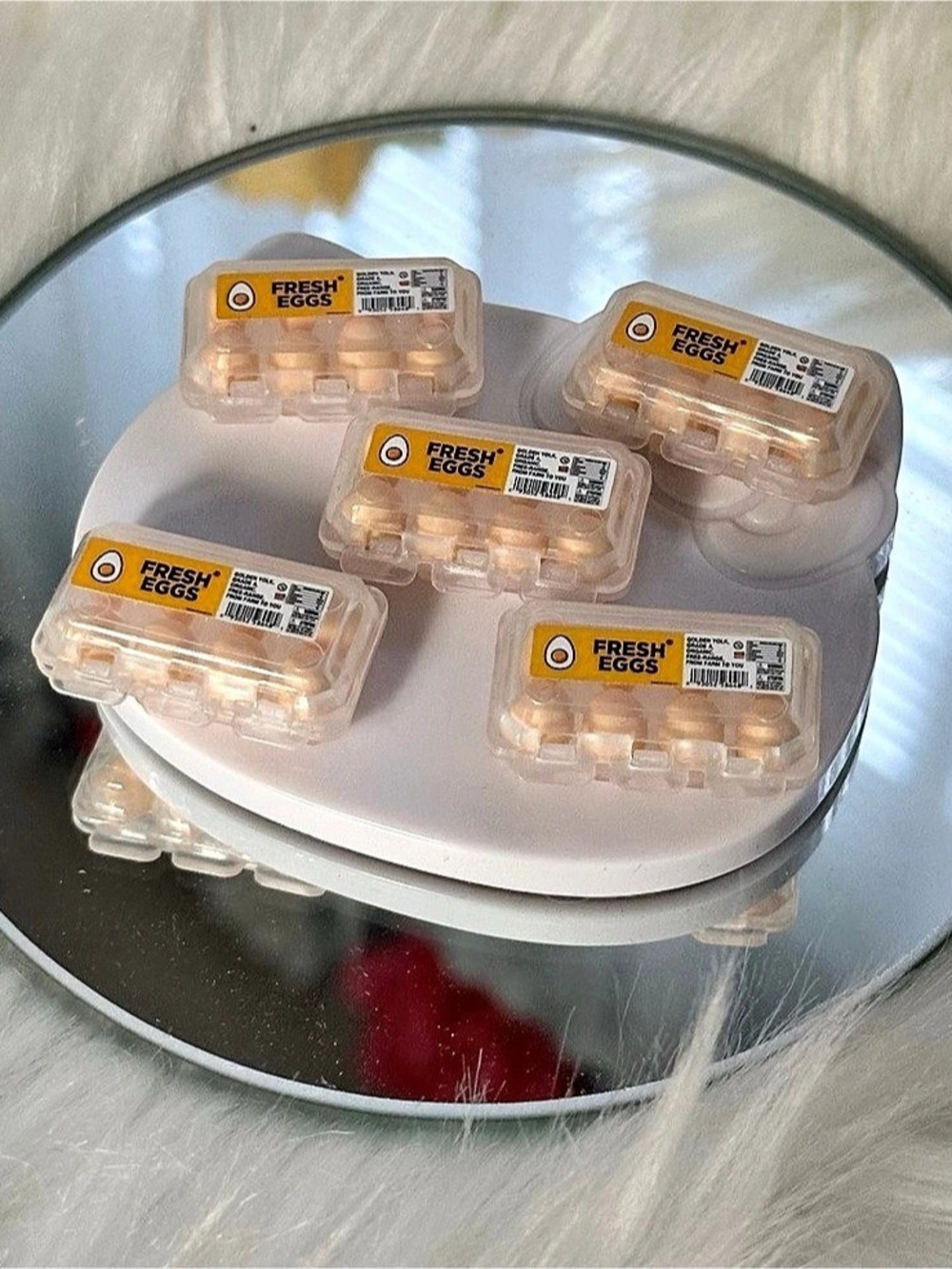 ZURU Mini Brands Fill the Fridge Fresh Eggs Mini Collectible